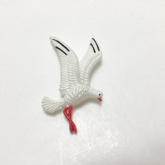Vintage Seagull Plastic Brooch Pin Made in Hong Kong - Picture 7 of 8